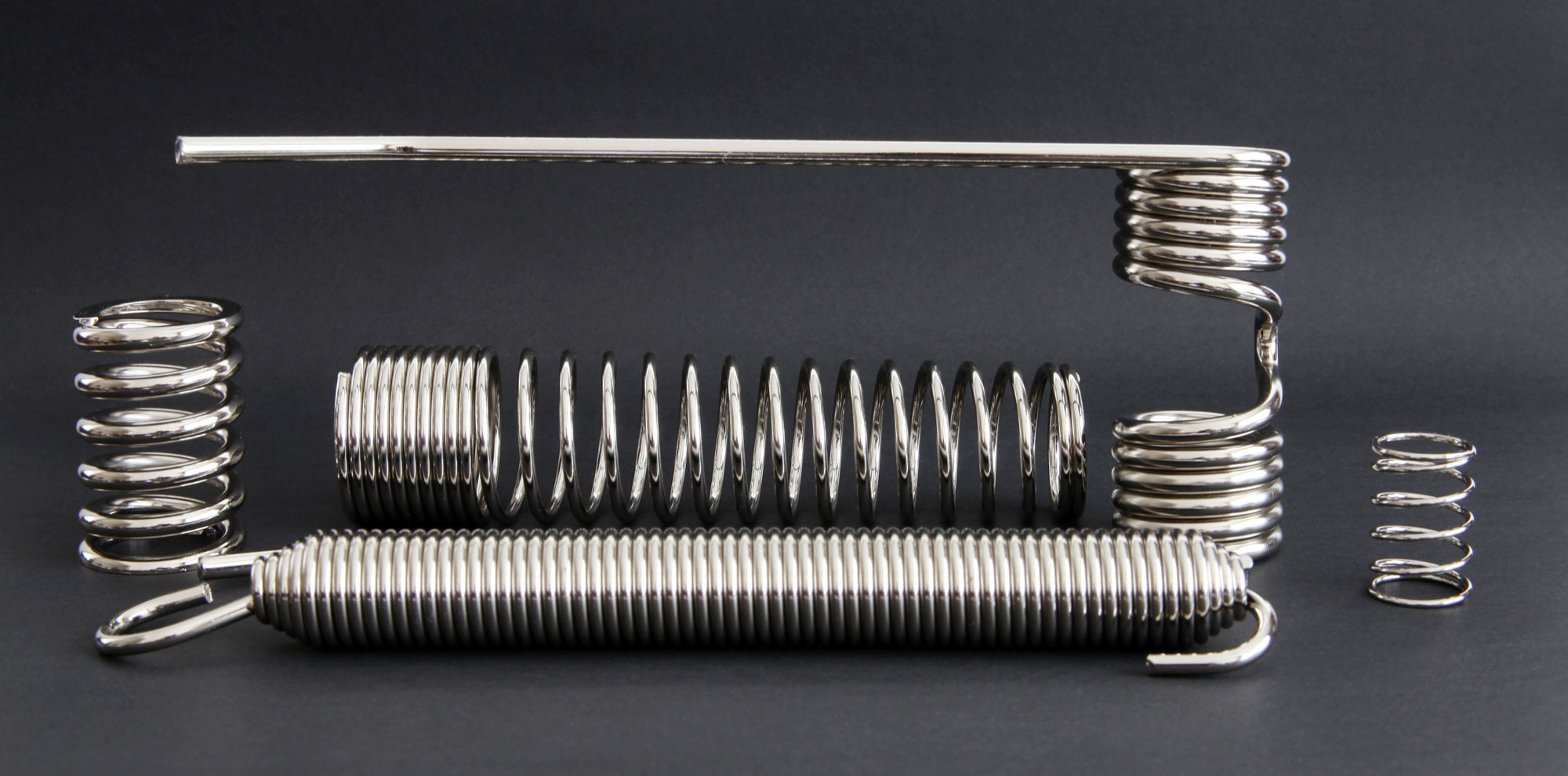 Metallfedern in verschiedenen Größen